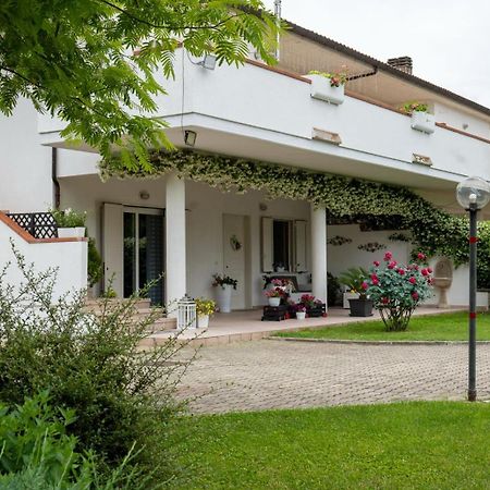 Parco Delle Rose Villa Sulmona Exterior foto