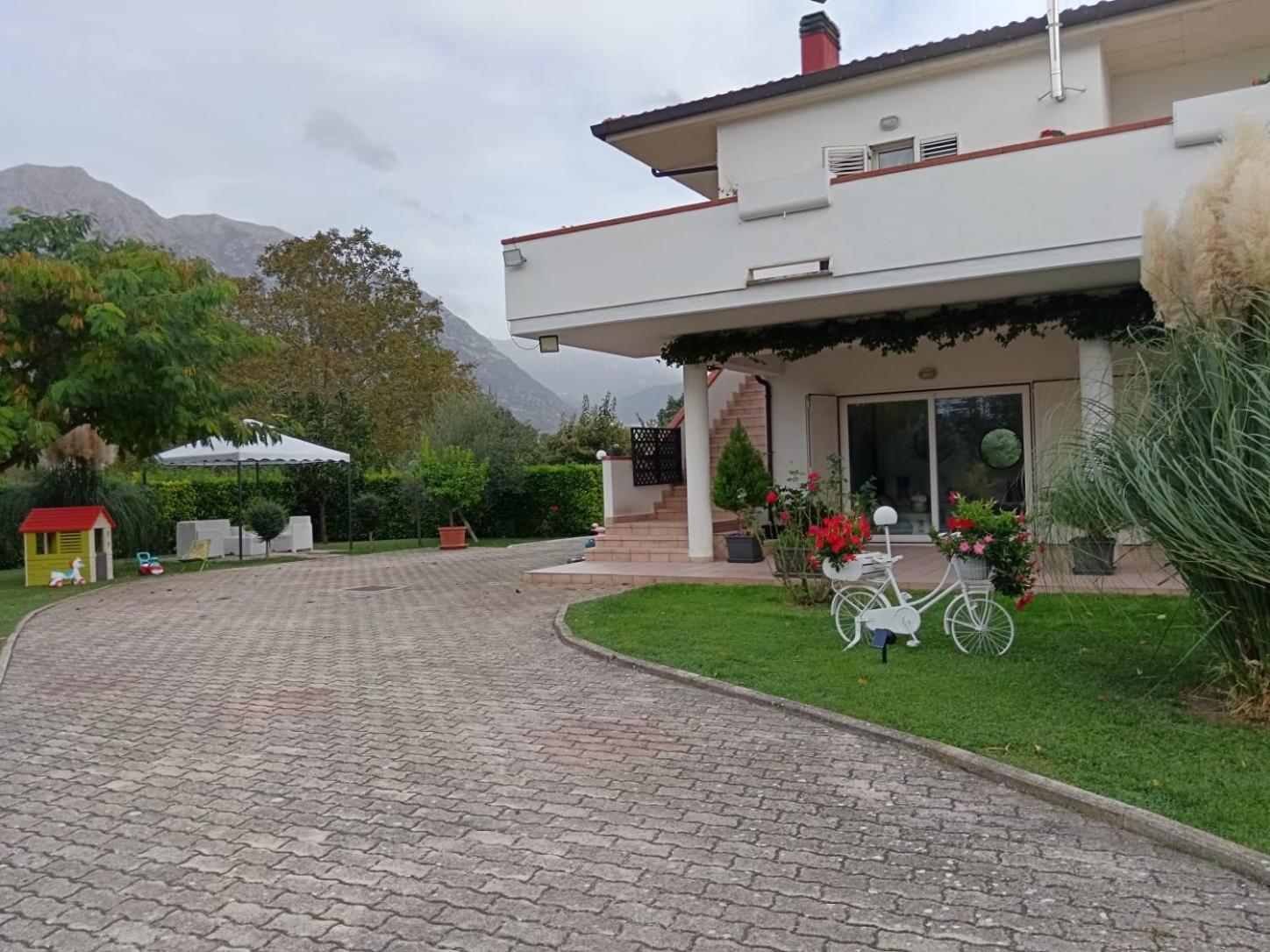 Parco Delle Rose Villa Sulmona Exterior foto